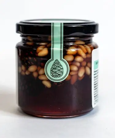 Варенье из сосновых шишек с кедровым орехом, 200 мл Варенье из сосновых шишек с кедровым орехом, 200 мл